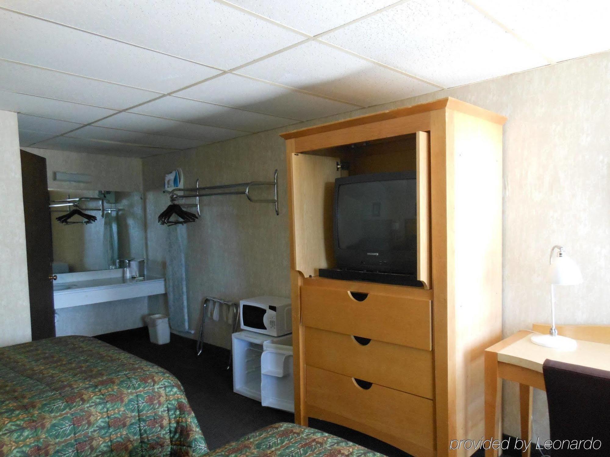 Howard Johnson By Wyndham West Yarmouth Cape Cod Exteriör bild